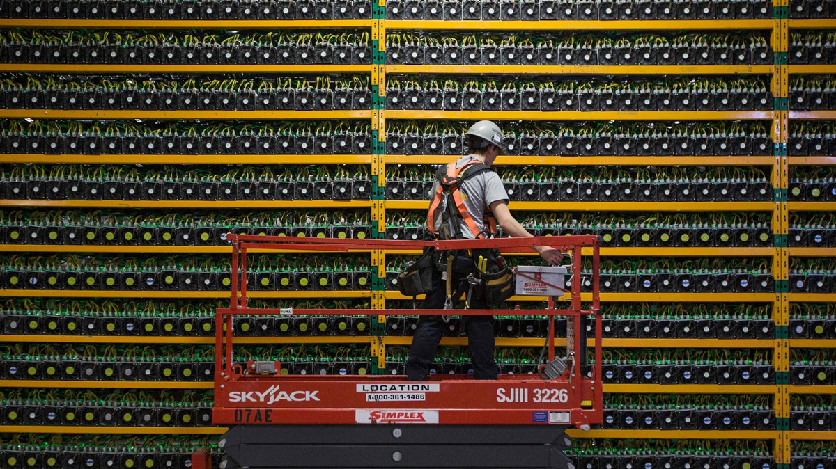 Мощность майнинга биткоина бьет рекорды после запуска полумиллиона новых асиков