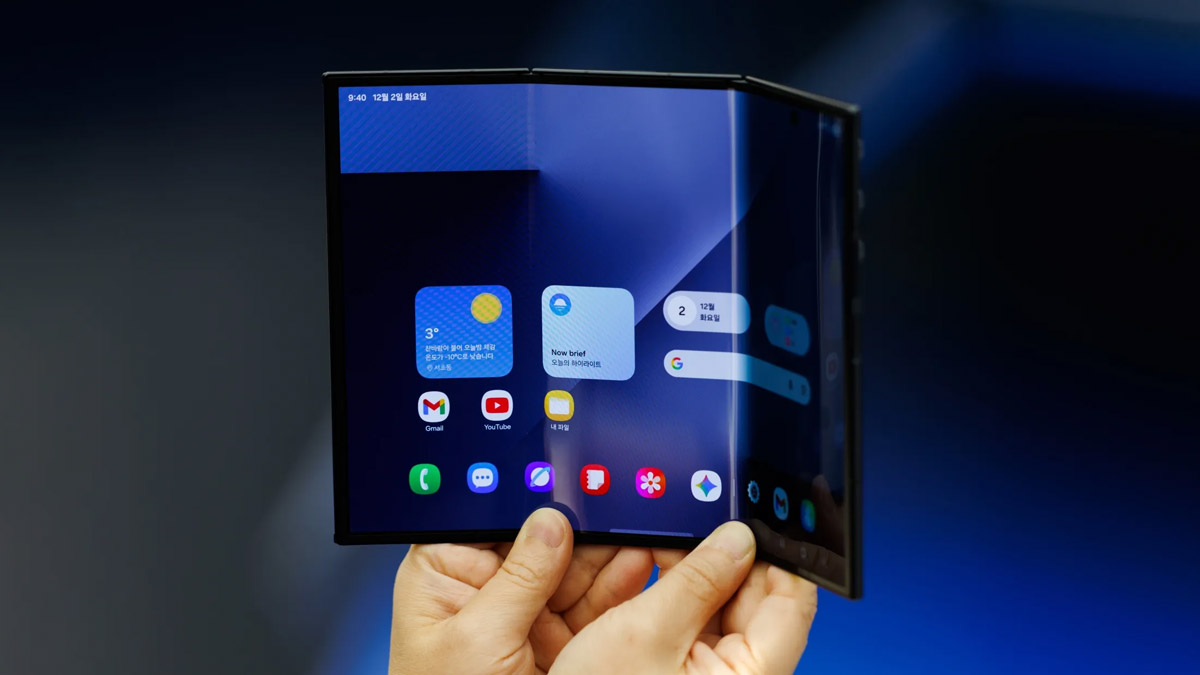 Samsung представила Galaxy Z TriFold — смартфон, который превращается в планшет